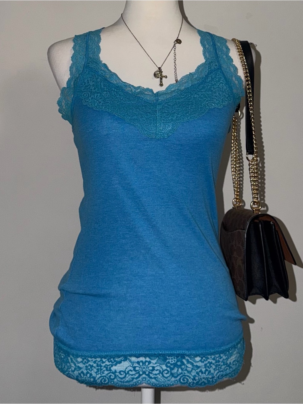 2000s vintage style whimsical teal blue lace trim cami tank top